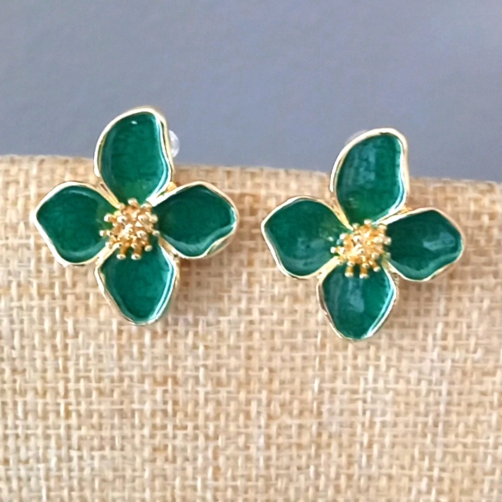 New Green Tropical Flower Earrings - Picture 3 of 5